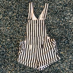 Forever 21 black and white overall shorts